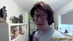 play A travessa britânica BBW Lucy Lain, de Leeds, Yorkshire, é enganada e se masturba diante das câmeras pela primeira vez neste verdadeiro reality pornô amador