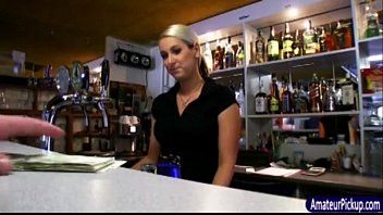 play Pozitii xxx cu o vanzatoare face sex cu clientul ei fidel