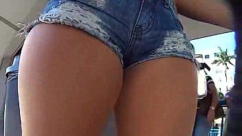 play Bąbelkowa cipka w krótkich spodenkach ma fajny seks xnxx