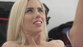 play Special xxx movie with a Hungarian woman