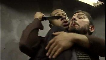 play Gagicasu sta si o vede pe curva lui cum este fututa de un negrotei