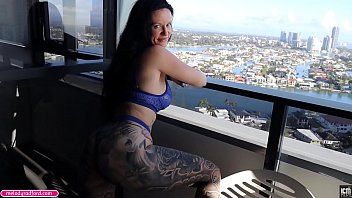 play Babes neuken en hebben seks met hun dochter met dezelfde man
