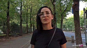 play Bruna tatuata su tette e culo pagato per il sesso