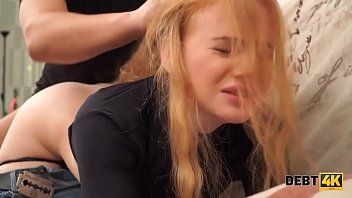 play Une actrice folle fait du xxx fou pour de l'argent