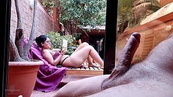 play Las mujeres chupan el pene porno nerd morena gorda