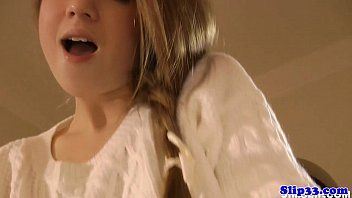 play Films xxx avec une mature blonde de 18 ans qui prend beaucoup de frubatran