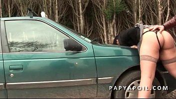 play Suzana alle porno met vet geneukt in de auto door een oude man