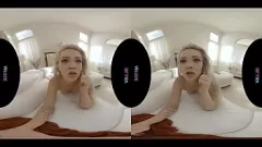 play VRALLURE: Juego de juguetes en solitario de Kay Carter en realidad virtual