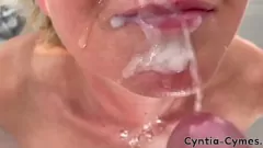 play MILF UE Swallows Cum dopo un'intensa sessione di pompino con porno fatto in casa