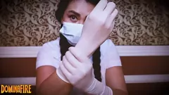 play Lusty Nurse in Latex Gloves & Mask ottiene ASMR durante l'esame medico