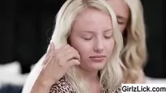 play Reagan Foxx, Dixie Lynn i Rachael Cavalli w parnym trójkącie lesbijek